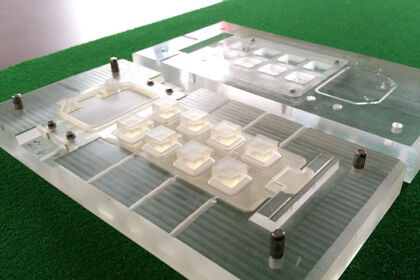 産業分野:弱電機器 製品:シリコンゴム 型材:PMMAアクリル 加工方法:マシニング